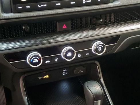 Used 2025 Honda CR-V LX image 28