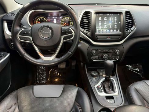 Used 2018 Jeep Cherokee Trailhawk image 17