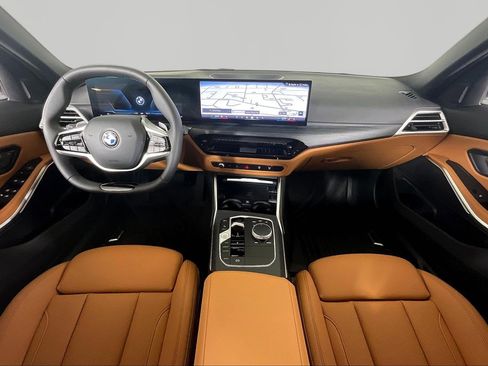 Certified 2025 BMW 330i xDrive Sedan w/ Convenience Package image 16