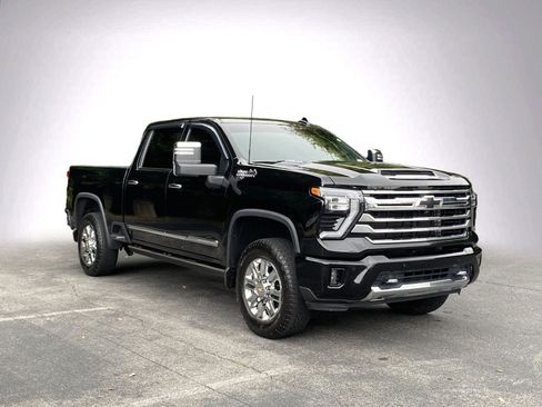 Used 2024 Chevrolet Silverado 2500 High Country w/ High Country Premium Package AWD/4WD image 2