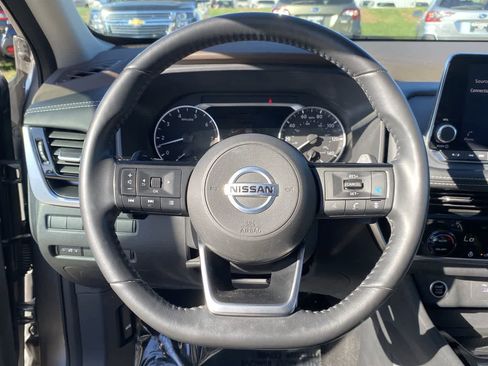 Used 2021 Nissan Rogue SV w/ Premium Package image 21