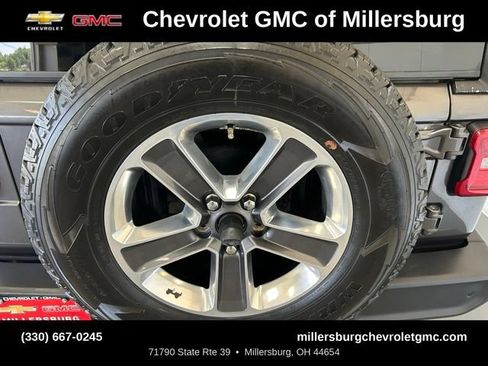 Used 2020 Jeep Wrangler Unlimited Sahara w/ Dual Top Group AWD/4WD image 17