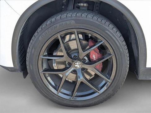 Used 2019 Alfa Romeo Stelvio w/ Nero Edizione image 10