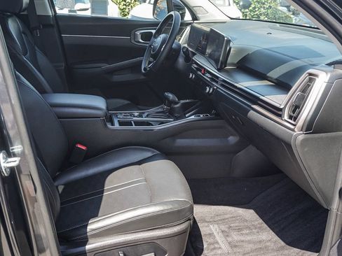 Certified 2024 Kia Sorento X-Line EX AWD/4WD image 13