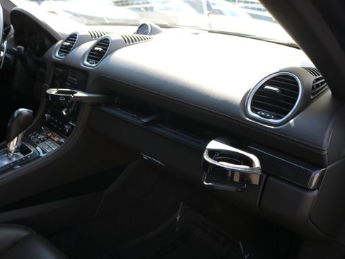 Used 2018 Porsche 718 Cayman S image 37