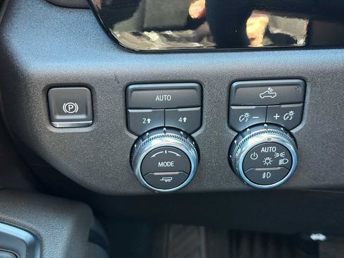 New 2026 GMC Sierra 1500 Elevation image 31