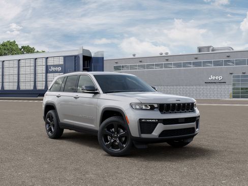 New 2026 Jeep Grand Cherokee Limited w/ Limited Altitude Package AWD/4WD image 17