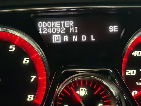 Used 2015 GMC Acadia SLE FWD image 18