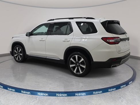 Used 2023 Honda Pilot Touring image 7