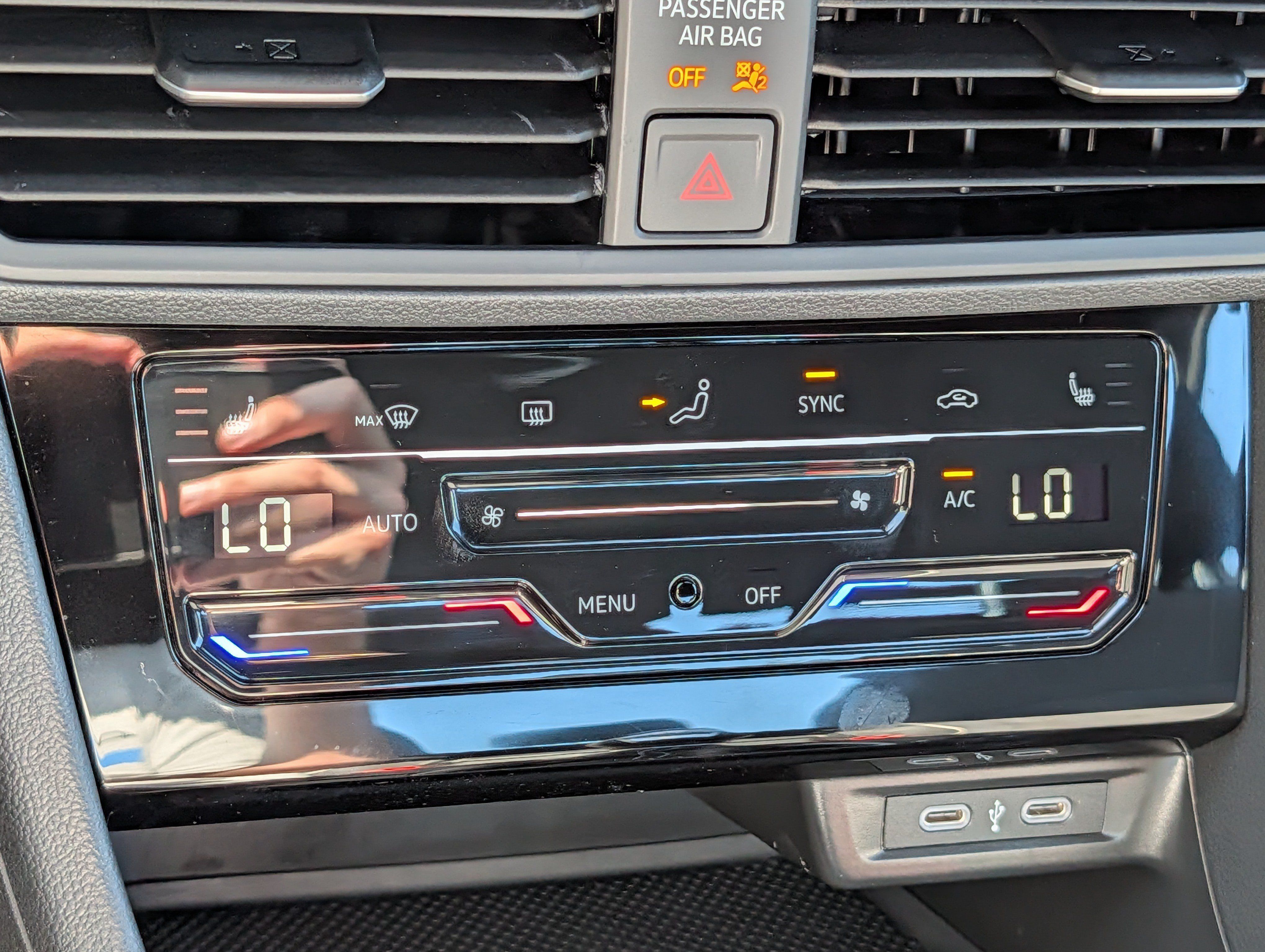Certified 2025 Volkswagen Jetta Sport FWD image 23