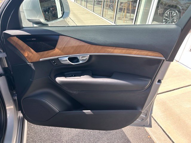Certified 2023 Volvo XC90 B6 Plus AWD/4WD image 14