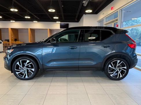 Used 2022 Volvo XC40 T5 R-Design w/ Advanced Package AWD/4WD image 7