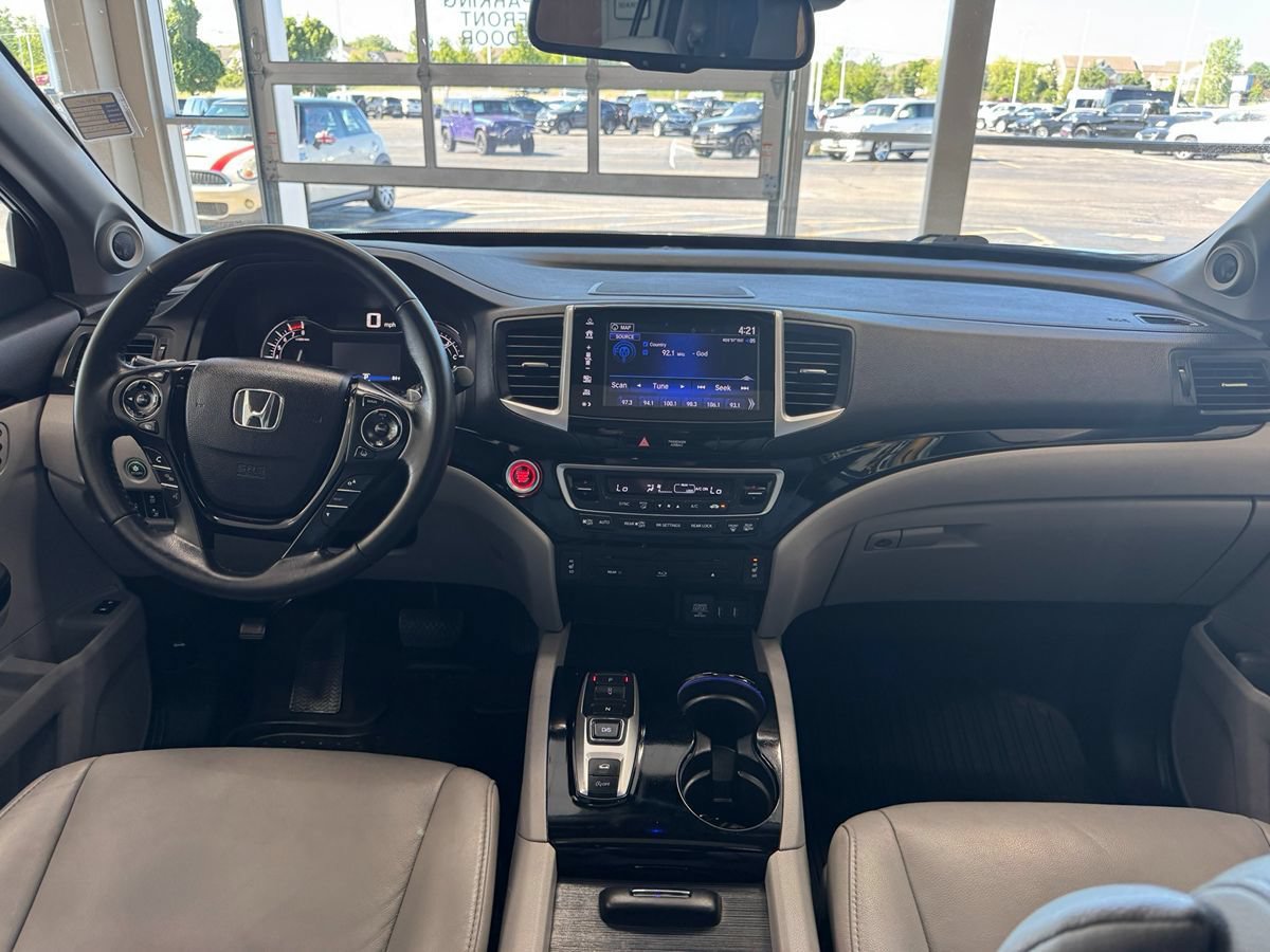 Used 2017 Honda Pilot Touring image 19