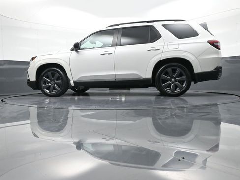 Certified 2023 Honda Pilot Sport image 32