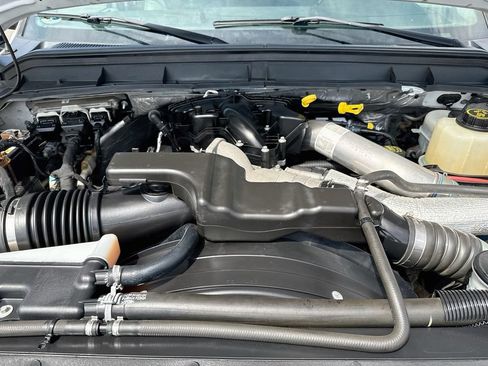 Used 2016 Ford F550 4x4 Crew Cab Super Duty image 22