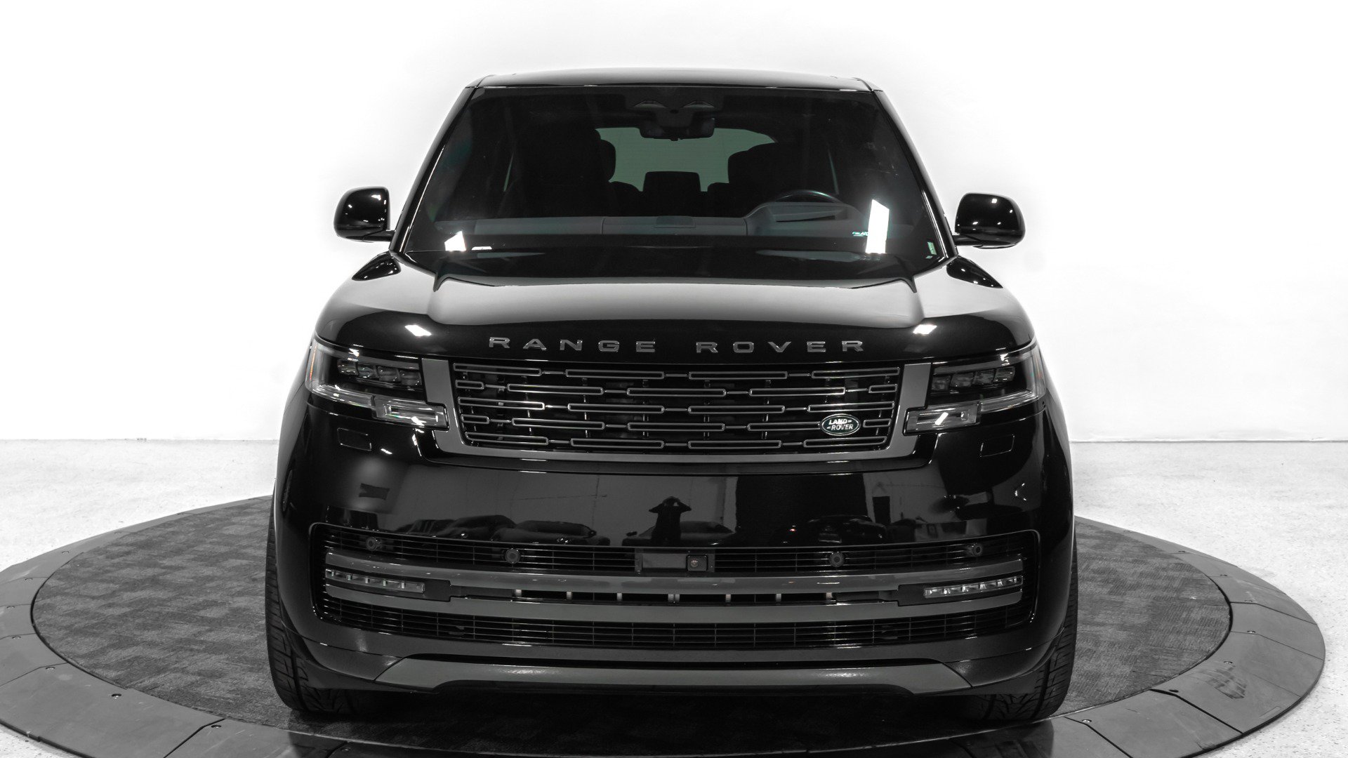 Used 2025 Land Rover Range Rover Long Wheelbase Autobiography AWD/4WD image 9