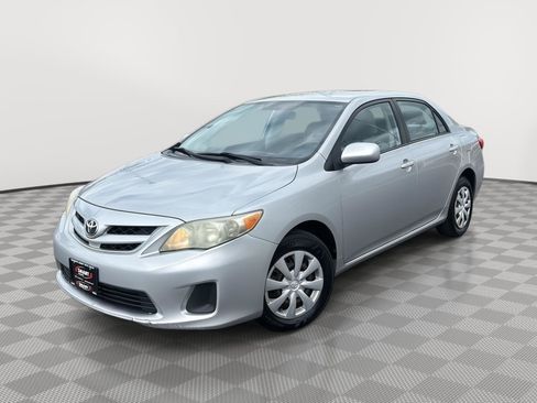 Used 2011 Toyota Corolla LE FWD image 1
