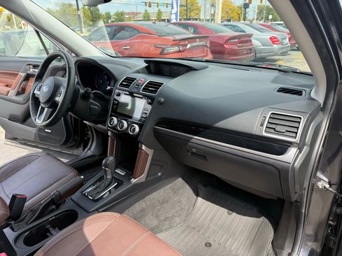 Used 2017 Subaru Forester 2.5i Touring AWD/4WD image 23