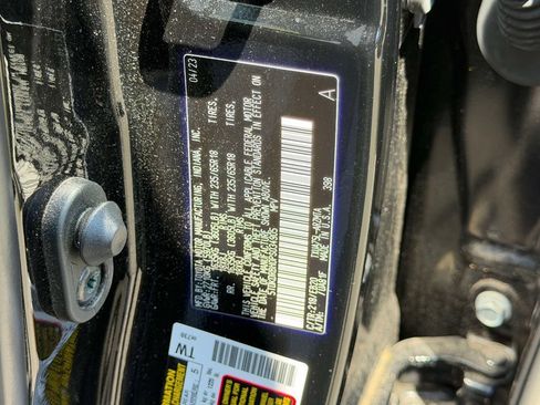 Used 2023 Toyota Highlander XLE AWD/4WD image 30