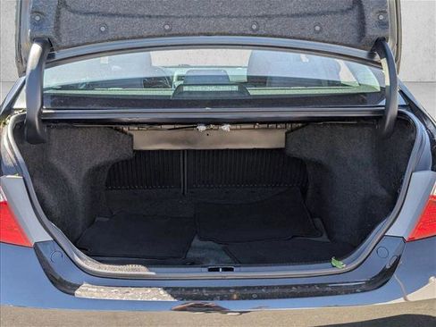 Used 2015 Toyota Camry LE FWD image 6
