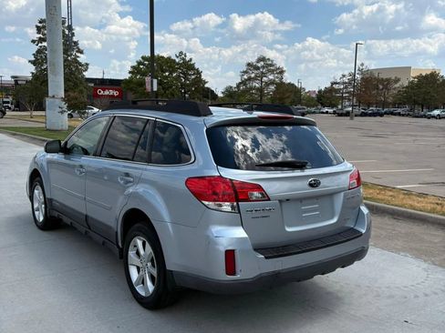 Used 2014 Subaru Outback 2.5i Limited AWD/4WD image 8