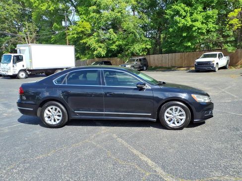 Used 2017 Volkswagen Passat 1.8T S FWD image 2