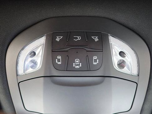 New 2027 Chrysler Pacifica Select AWD/4WD image 24