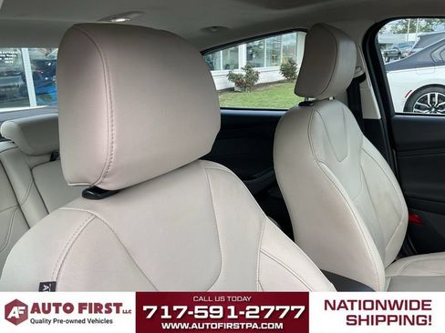 Used 2018 Ford Focus Titanium FWD image 20