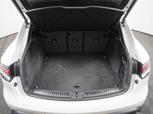 Certified 2026 Porsche Macan AWD/4WD image 26