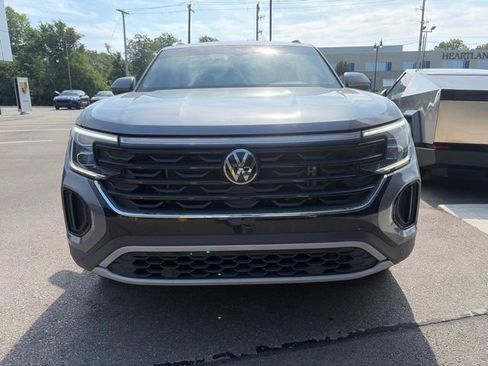 Used 2024 Volkswagen Atlas Cross Sport SE AWD/4WD image 5