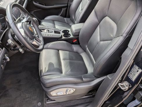 Used 2018 Porsche Macan S image 26