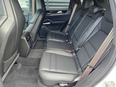 New 2026 Porsche Cayenne Turbo AWD/4WD image 19