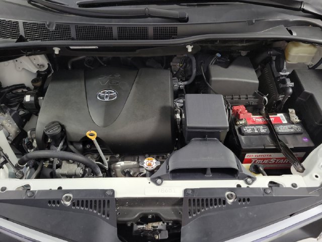 Used 2018 Toyota Sienna LE AWD/4WD image 13