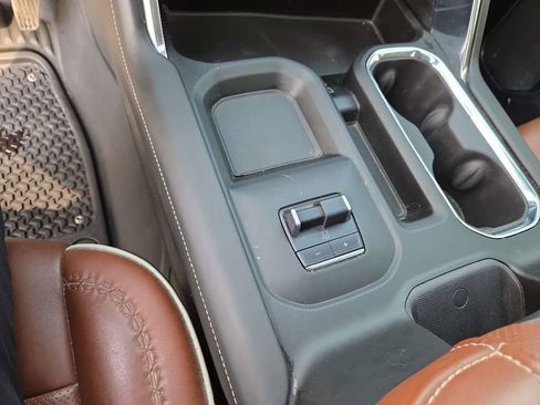 Used 2024 GMC Sierra 2500 Denali Ultimate image 17