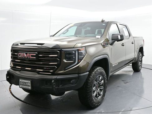 Used 2024 GMC Sierra 1500 AT4X image 3