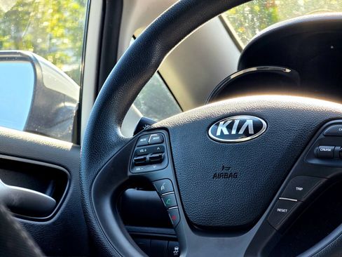 Used 2018 Kia Forte LX FWD image 22
