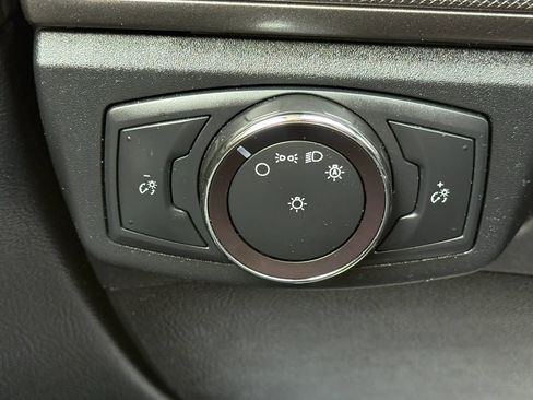 Used 2020 Ford Fusion SE FWD image 36