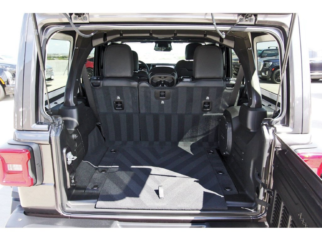 Used 2026 Jeep Wrangler Unlimited Rubicon AWD/4WD image 28