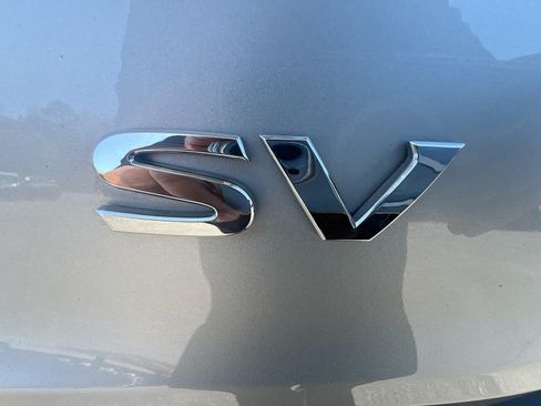 Used 2023 Nissan Rogue SV FWD image 34