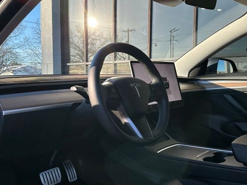 Used 2023 Tesla Model 3 Performance image 2