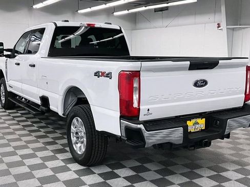 Used 2024 Ford F250 XLT AWD/4WD image 3