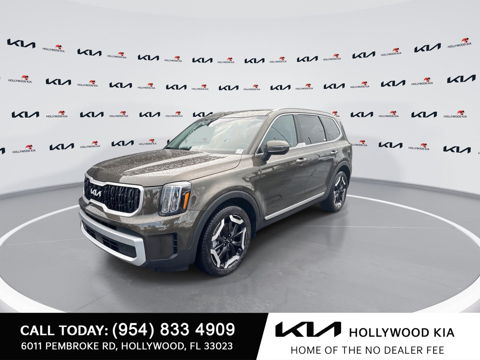 Used 2025 Kia Telluride EX FWD image 4