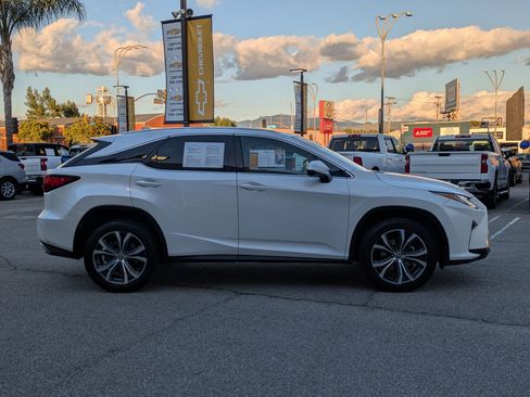 Used 2019 Lexus RX 350 FWD w/ Navigation Package image 4