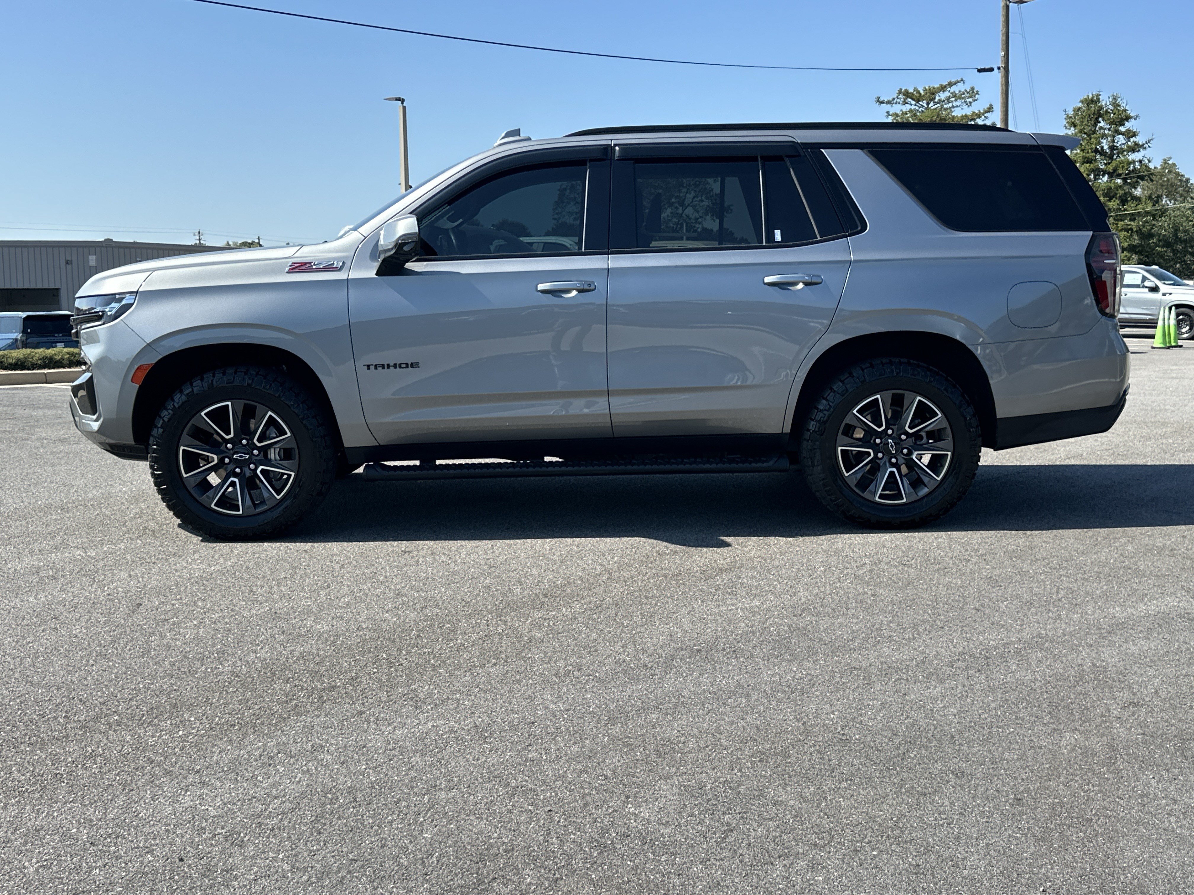 Certified 2023 Chevrolet Tahoe Z71 w/ Luxury Package AWD/4WD image 9