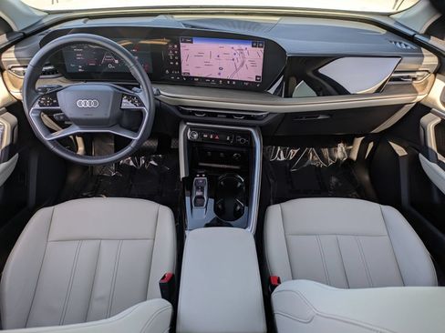 Used 2025 Audi Q5 Premium w/ Convenience Package AWD/4WD image 7