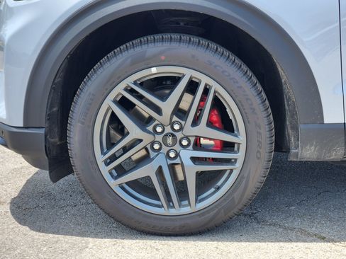 New 2026 Ford Explorer ST-Line w/ ST-Line Street Pack RWD image 8