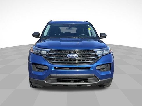 Used 2022 Ford Explorer XLT RWD image 2