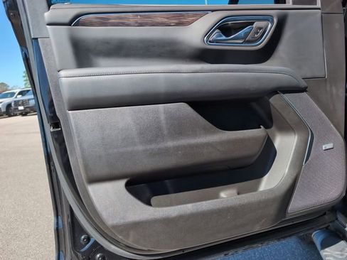 Used 2021 Chevrolet Tahoe Z71 w/ Rear Media and Nav Package image 15