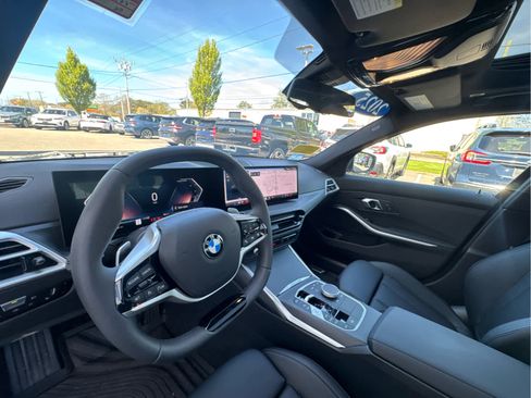 Certified 2025 BMW 330i xDrive Sedan w/ Convenience Package AWD/4WD image 12