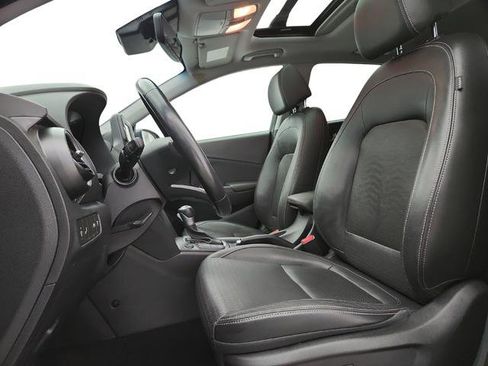 Used 2019 Hyundai Kona Limited image 10